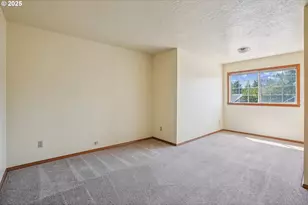 704 SE Greenway Dr, Gresham, OR 97080 - Photo 28