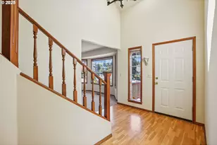 704 SE Greenway Dr, Gresham, OR 97080 - Photo 4