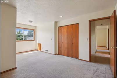 704 SE Greenway Dr, Gresham, OR 97080 - Photo 30