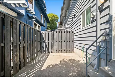 1807 NE Multnomah St, Portland, OR 97232 - Photo 32