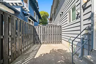 1807 NE Multnomah St, Portland, OR 97232 - Photo 32