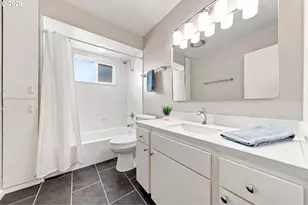 1807 NE Multnomah St, Portland, OR 97232 - Photo 26