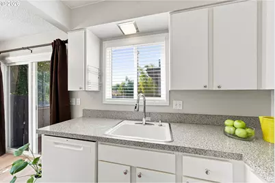 1807 NE Multnomah St, Portland, OR 97232 - Photo 22
