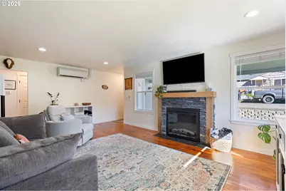 158 NE Garrecht St, Roseburg, OR 97470 - Photo 12