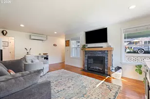 158 NE Garrecht St, Roseburg, OR 97470 - Photo 12