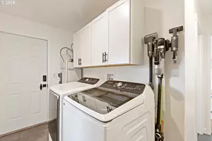 158 NE Garrecht St, Roseburg, OR 97470 - Photo 28