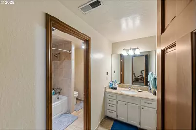 830 Signal Way, Coos Bay, OR 97420 - Photo 30