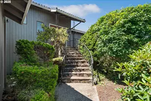 830 Signal Way, Coos Bay, OR 97420 - Photo 4