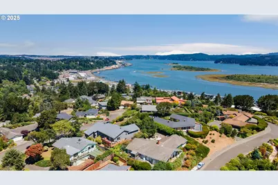 830 Signal Way, Coos Bay, OR 97420 - Photo 48