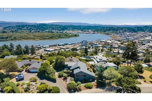 830 Signal Way, Coos Bay, OR 97420 - Photo 2