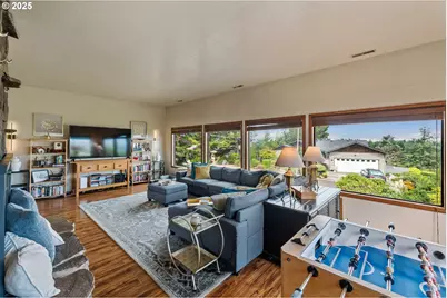 830 Signal Way, Coos Bay, OR 97420 - Photo 8