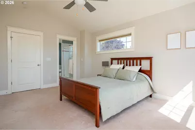 136 SE 71st Ave, Portland, OR 97215 - Photo 22