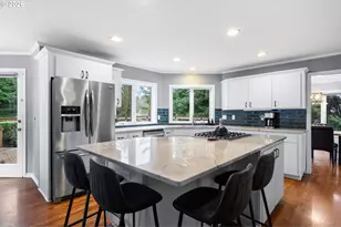 2804 Beacon Hill Dr, West Linn, OR 97068 - Photo 12