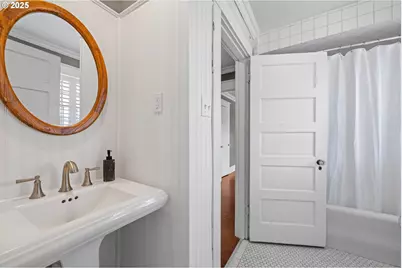 677 17th St, Astoria, OR 97103 - Photo 30