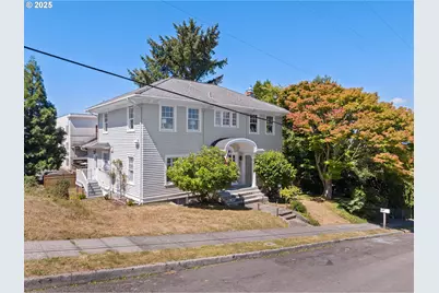677 17th St, Astoria, OR 97103 - Photo 2