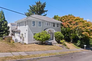 677 17th St, Astoria, OR 97103 - Photo 2