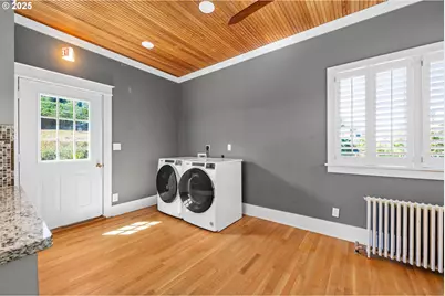 677 17th St, Astoria, OR 97103 - Photo 24