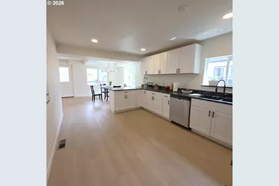 4245 SE 89th Ave, Portland, OR 97266 - Photo 8
