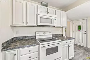 9103 NE Prescott St, Portland, OR 97220 - Photo 10