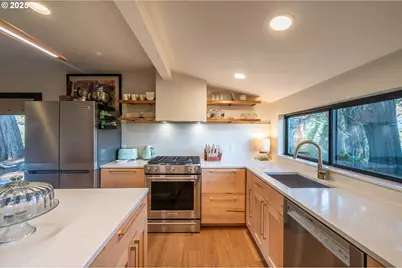 390 4th St SW, Bandon, OR 97411 - Photo 24