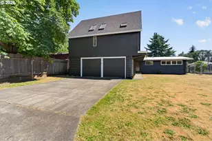 1696 Larkspur Loop, Eugene, OR 97401 - Photo 36