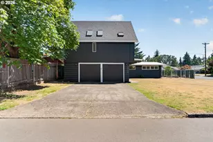 1696 Larkspur Loop, Eugene, OR 97401 - Photo 2