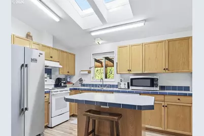 245 N Cedar St, Yamhill, OR 97148 - Photo 4