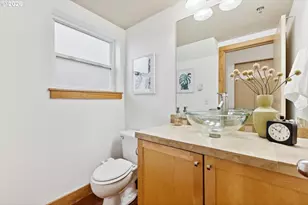 335 NW Uptown Terrace, Portland, OR 97210 - Photo 12