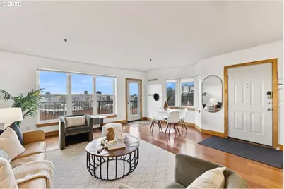 335 NW Uptown Ter #3A, Portland, OR 97210 - Photo 4