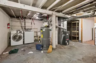 8521 SE Yamhill St, Portland, OR 97216 - Photo 26