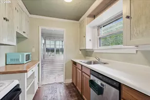 8521 SE Yamhill St, Portland, OR 97216 - Photo 18