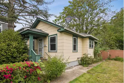 8521 SE Yamhill St, Portland, OR 97216 - Photo 2