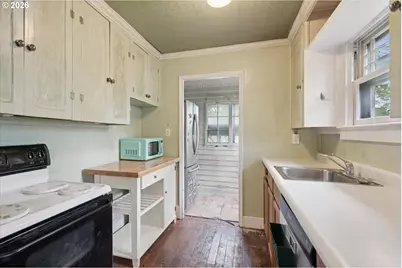 8521 SE Yamhill St, Portland, OR 97216 - Photo 16