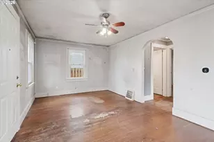 8521 SE Yamhill St, Portland, OR 97216 - Photo 8