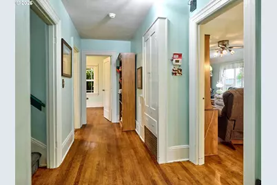 102 E 5th St, Molalla, OR 97038 - Photo 22