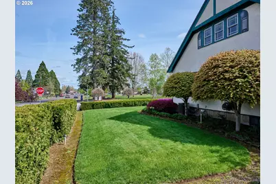 102 E 5th St, Molalla, OR 97038 - Photo 6