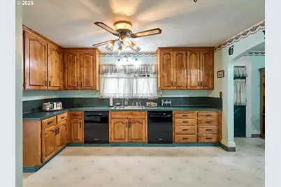 102 E 5th St, Molalla, OR 97038 - Photo 20