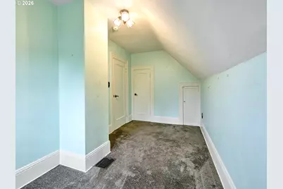 102 E 5th St, Molalla, OR 97038 - Photo 34