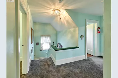 102 E 5th St, Molalla, OR 97038 - Photo 28