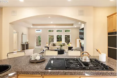 17454 Brookhurst Ct, Lake Oswego, OR 97034 - Photo 12