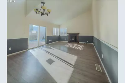 17610 NW Rolling Hill Ln, Beaverton, OR 97006 - Photo 2