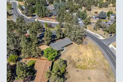 20629 Whitewing Ct, Bend, OR 97701 - Photo 16