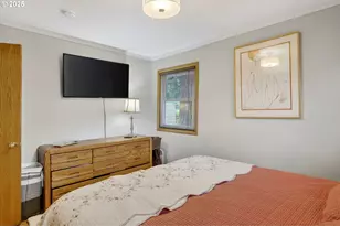 110 NE 130th Pl, Portland, OR 97230 - Photo 14