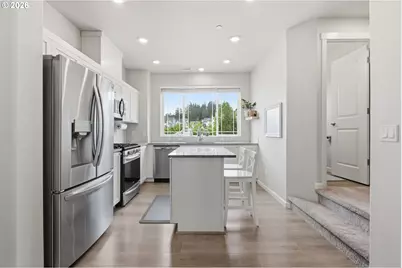 14200 SW Gold Coast Ter, Portland, OR 97224 - Photo 12