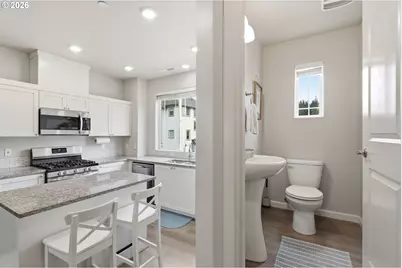 14200 SW Gold Coast Ter, Portland, OR 97224 - Photo 18