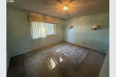 165 SE Rose St, Waldport, OR 97394 - Photo 22