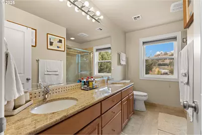 2744 NW Daysha Dr, Roseburg, OR 97471 - Photo 32