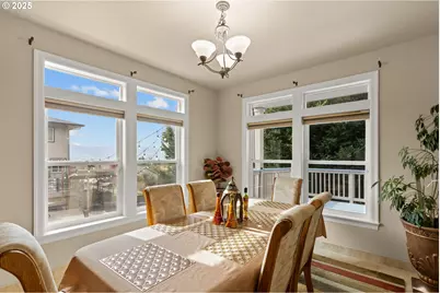 2744 NW Daysha Dr, Roseburg, OR 97471 - Photo 10