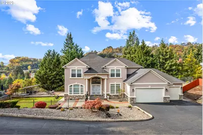 2744 NW Daysha Dr, Roseburg, OR 97471 - Photo 1