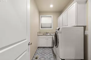 2744 NW Daysha Dr, Roseburg, OR 97471 - Photo 38